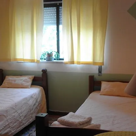 Pensión Guest House Tábua